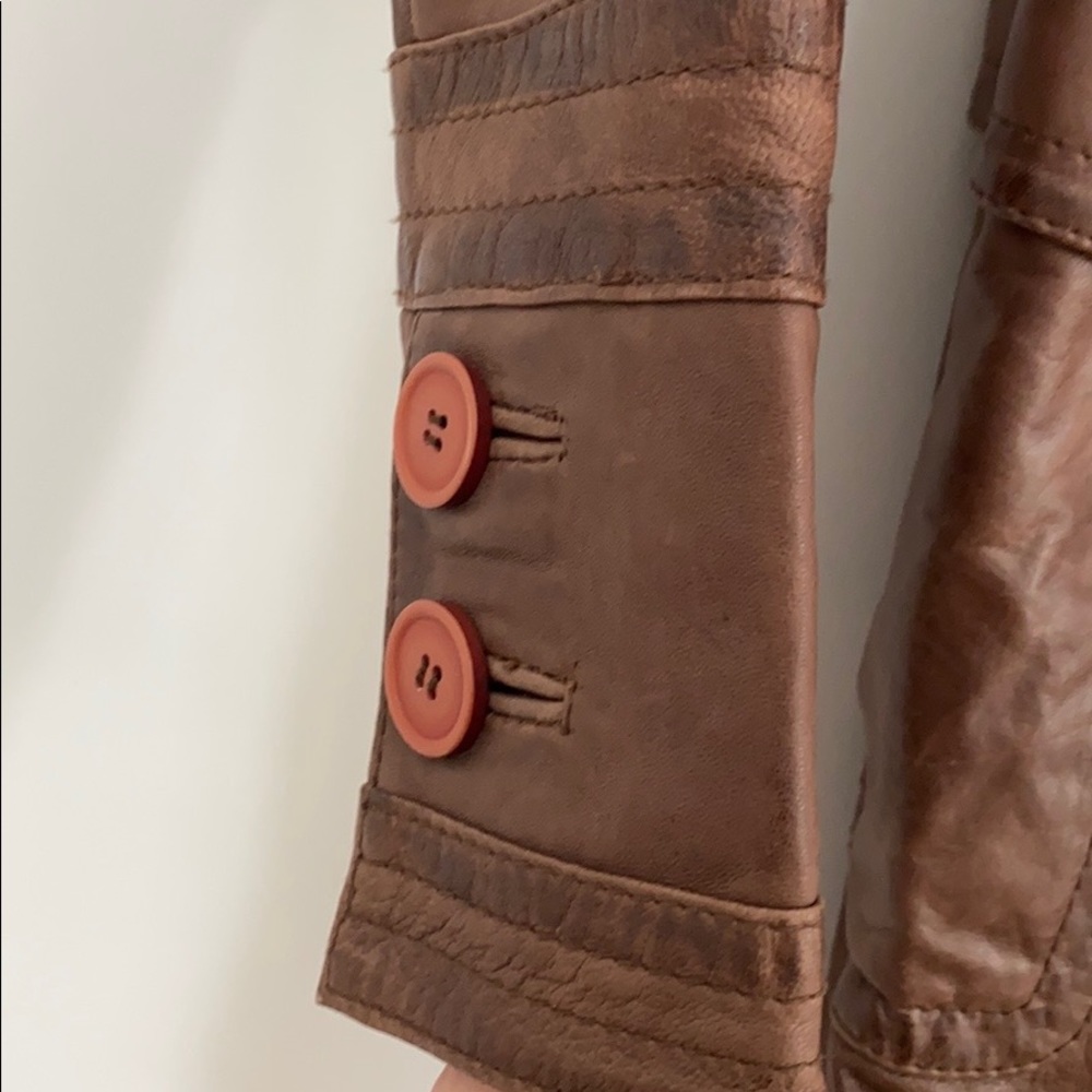 Leather jacket - Picture 5 of 7